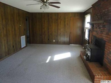 142 Strawberry Ln, Statesville, NC 28625 - photo 4