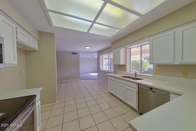 7733ENavarroAveMesaAZprint007007Kitchen3