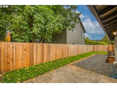 6626 N Yale St, Portland, OR 97203 - photo 5