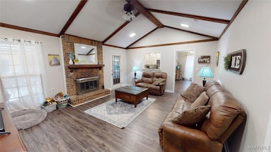 Large living room with vaulted ceilings