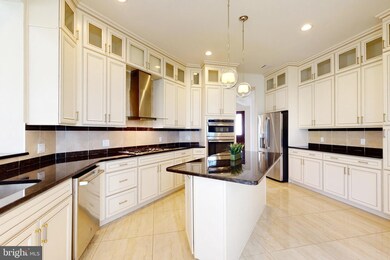 98 Samjan Cir, Hightstown, NJ 08520 - photo 3