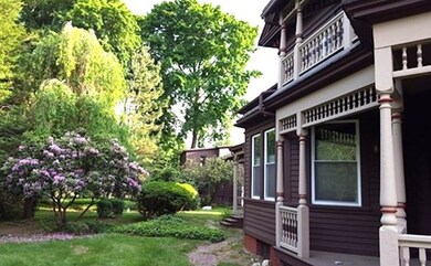 33 Chapin St, Chicopee, MA 01013 - photo 2