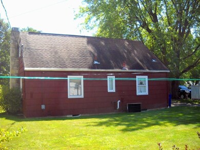 712 E Dominion Exterior Back