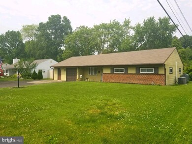 1081 Jeffrey Dr, Southampton, PA 18966 - photo 2