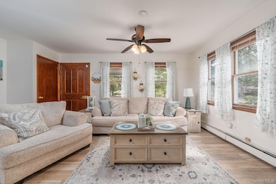 920 Bray Ave, Laurel, NY 11948 - photo 5