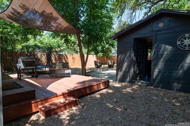 635 E Camp St, New Braunfels, TX 78130 - photo 5