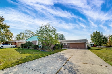 002_2425 Sherwood Dr