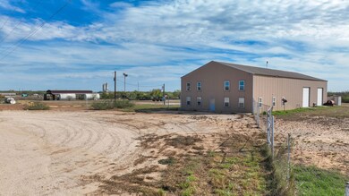 193 Welco Ln, Jourdanton, TX 78026 - photo 2