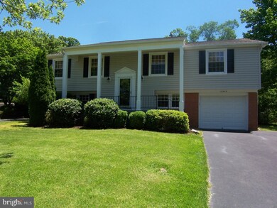 12845 Point Pleasant Dr, Fairfax, VA 22033 - photo 2