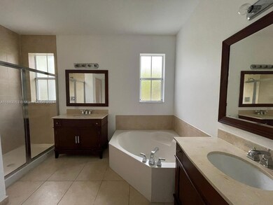 10708 NW 75th Terrace, Doral, FL 33178 - photo 5