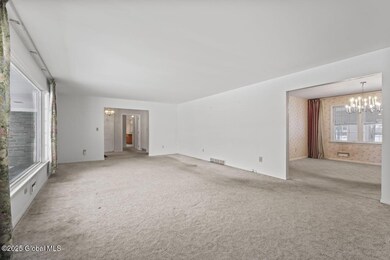 2528 Peters Ln, Schenectady, NY 12309 - photo 5