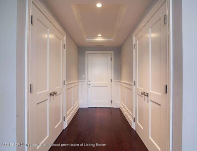 100 Royal Palm Way Palm Beach-small-005-