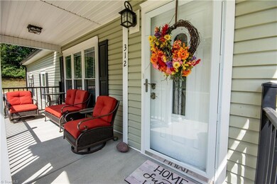 312 River Run Rd, Statesville, NC 28625 - photo 6