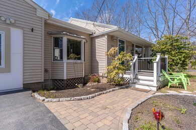 121 Dennett Rd, Kittery, ME 03904 - photo 2