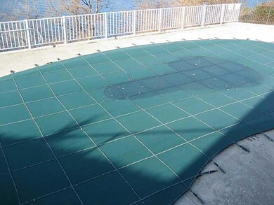 Swimming Pool/Hot Tub/Sauna.