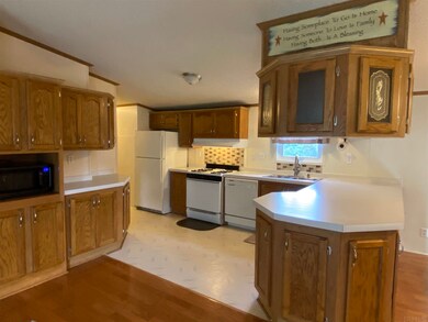 7135 E Sylvania Rd, Bloomfield, IN 47424 - photo 6