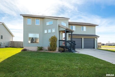 3823 W 44th St, Davenport, IA 52806 - photo 2