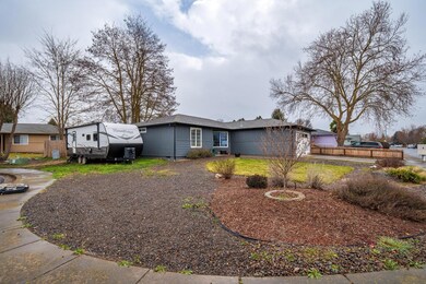 1292 Glengrove Ave, Central Point, OR 97502 - photo 2