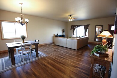 Living Room.Dining Area