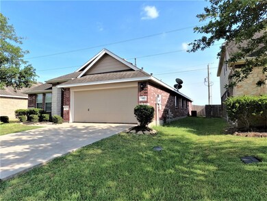 337 Lake Line Dr, Alvin, TX 77511 - photo 3