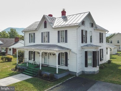342 E Queen St, Strasburg, VA 22657 - photo 2