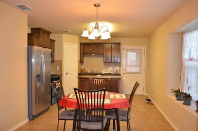 606 Crackle Grove Dr, Laredo, TX 78045 - photo 3