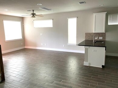 7501 Pantherpaw St, Austin, TX 78757 - photo 6