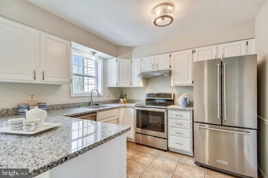 11942 Sentinel Point Ct, Reston, VA 20191 - photo 7