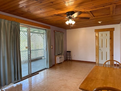 Living area with sliding door to the lanai