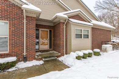 9573 Kingsway Cir, Clarkston, MI 48348 - photo 4