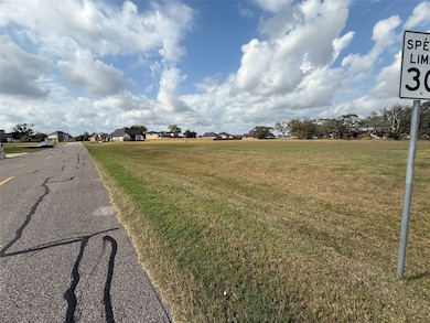 902 Lakeland Cir, Rosharon, TX 77583 - photo 3