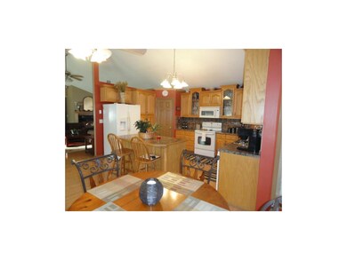 More kitchen views.  All appliances are staying.