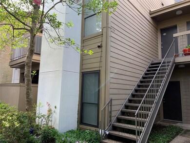 10049 Westpark Dr unit 168, Houston, TX 77042 - photo 2