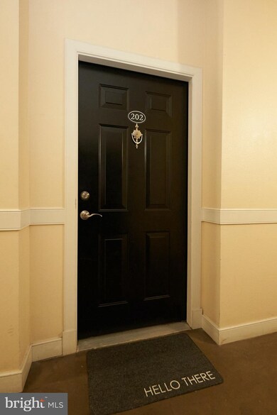 12909 Centre Park Cir unit 202, Oak Hill, VA 20171 - photo 3