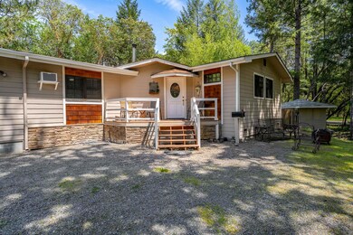 855 Cienaga Ln, Grants Pass, OR 97526 - photo 2