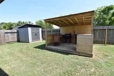 382 Henry St, Alvin, TX 77511 - photo 6