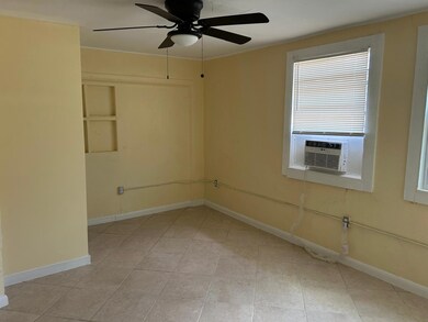 371 Banyan Ave, Pahokee, FL 33476 - photo 4