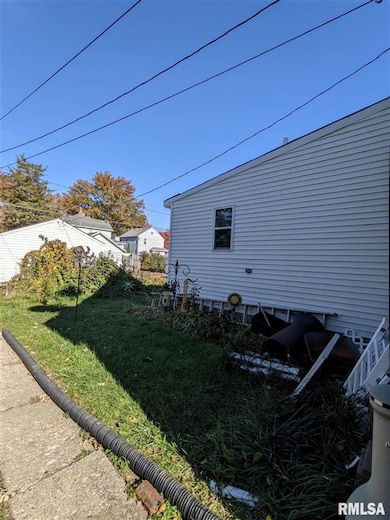 1002 E High St, Davenport, IA 52803 - photo 3