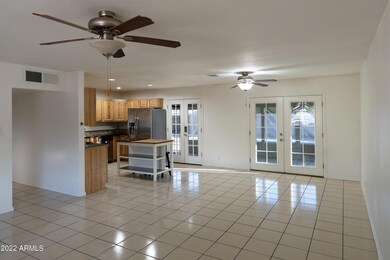 KITCHEN 02