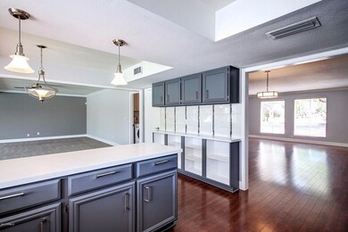 OPEN FLOORPLAN!