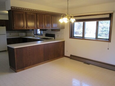 13838 W Hill Dr, Evansville, WI 53536 - photo 5