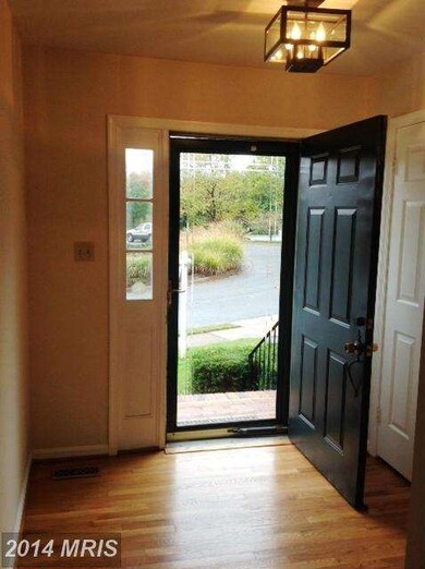 5924 Munson Ct, Falls Church, VA 22041 - photo 2