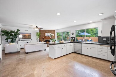 2639 Unicornio St, Carlsbad, CA 92009 - photo 3
