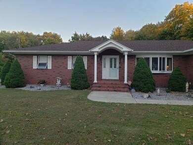 826 Center St, Ludlow, MA 01056 - photo 4