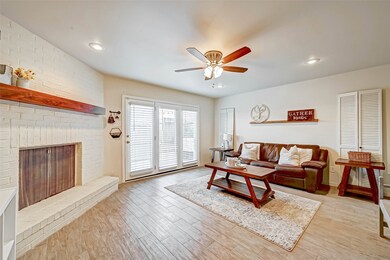 10340 Longmont Dr unit 477, Houston, TX 77042 - photo 3