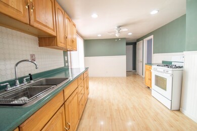 130 Harvey St, Springfield, MA 01119 - photo 4