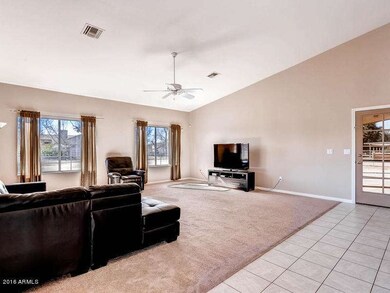 Virtual tour-MLS_Size-007-9-Living Room-