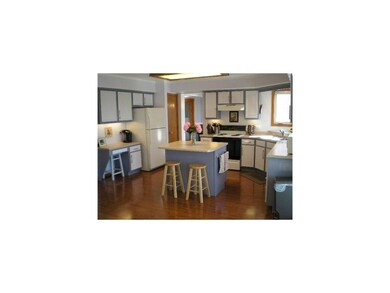 Kitchen. This large kitchen is a perfec working sp