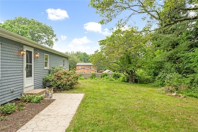 25 Dinonsie Way, Wakefield, RI 02879 - photo 2