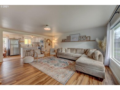 2358 Sandy Dr, Eugene, OR 97401 - photo 6